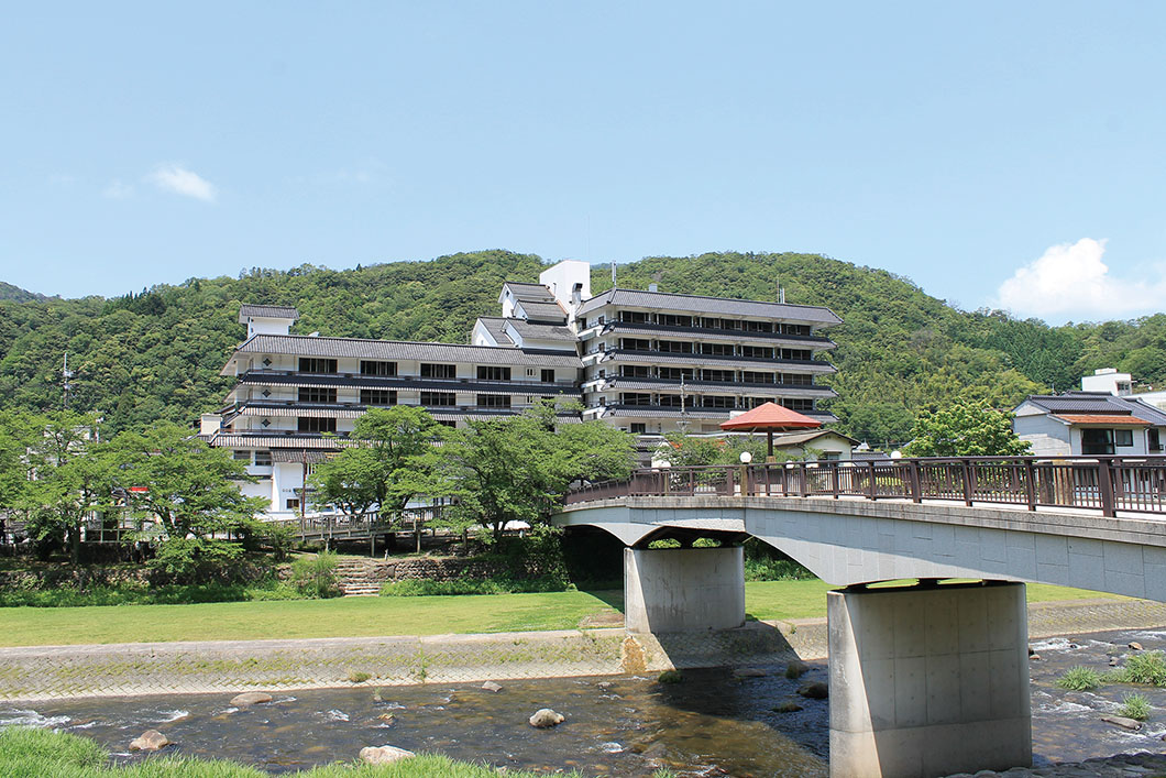 画像：三朝館外観