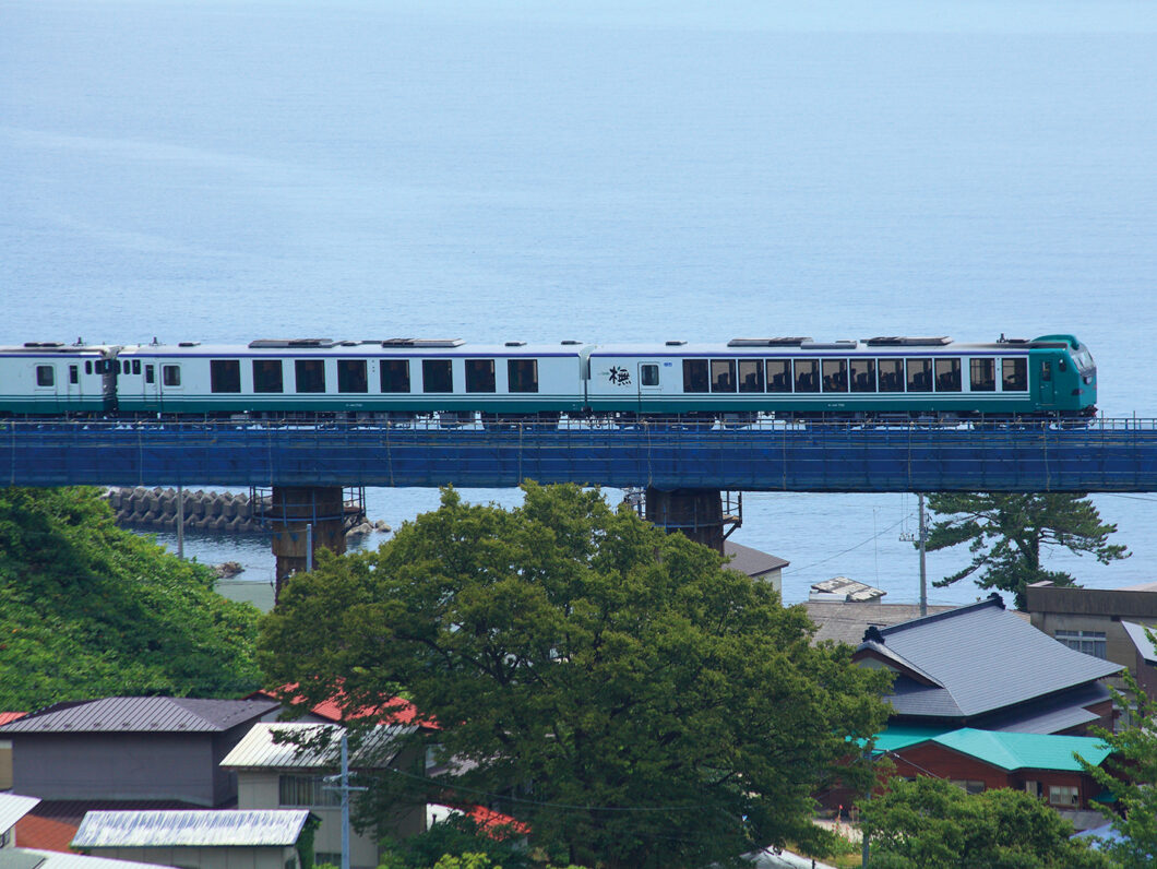 リゾートしらかみ