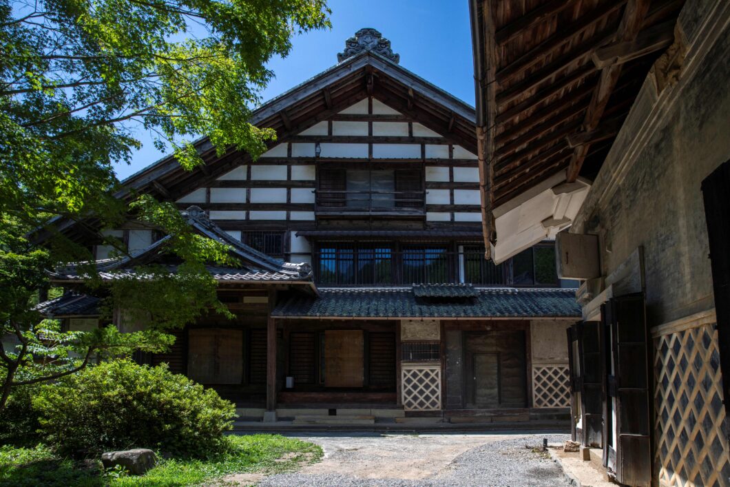扉グループ「 Satoyama villa HONJIN